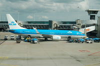 PH-BXU @ EHAM - KLM - by David Burrell