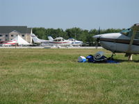 N7264X @ OSH - 1999 Cessna 182S SKYLANE, Lycoming IO-540-AB1A5 230 Hp, takeoff roll Rwy 09 - by Doug Robertson