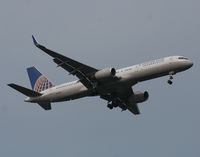 N17126 @ MCO - Continental 757-200