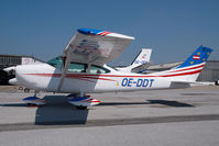 OE-DDT @ VIE - Cessna 182