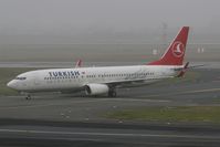TC-JGR @ EDDL - Turkish Airlines 737-800