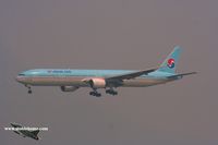 HL7532 @ VHHH - Korean Air - by Michel Teiten ( www.mablehome.com )