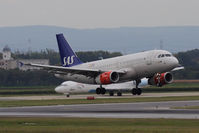 OY-KBT @ VIE - Airbus A319-131 - by Juergen Postl