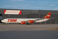 PT-MSN @ VIE - TAM Airbus 340-500 - by Yakfreak - VAP