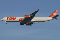 PT-MSN @ VIE - TAM Linhas Aereas Airbus A340-500 - by Thomas Ramgraber-VAP