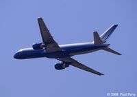 N596UA - A United flight turning after leaving Dulles International - by Paul Perry