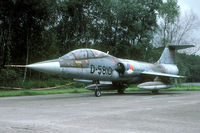 D-5810 @ EHYB - After being wfu the Dutch Starfighters were stored at Ypenburg. In 1987 a spottersday was held to take pictures of the aircraft in the storage area. - by Joop de Groot
