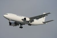 A6-MDB @ VIE - MIDEX A300 - by Luigi