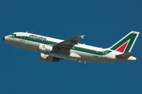 I-BIMO @ LOWW - Alitalia - by Delta Kilo