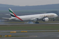 A6-ECE @ VIE - Emirates Boeing 777-300 - by Thomas Ramgraber-VAP