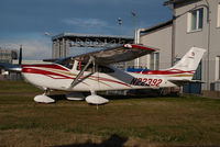 N22392 @ VIE - Cessna 182