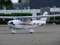 PH-JNP @ EHBK - Cessna C172N Skyhawk PH-JNP Stella Aviation - by Alex Smit