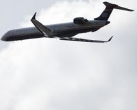 N930LR @ SAT - Into a roaring wind practically on the nose