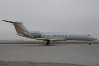 4K-MEK8 @ VIE - Silkway Gulfstream 5