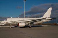 LX-GJC @ VIE - Globaljet Luxemburg Airbus 318
