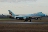 HL7602 @ VIE - Boeing 747-4B5F (SCD)
