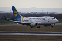 UR-GAT @ VIE - Boeing 737-528