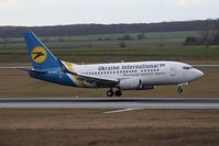 UR-GAT @ VIE - Boeing 737-528