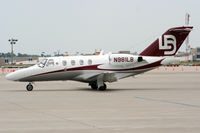N981LB @ KDSM - KDSM