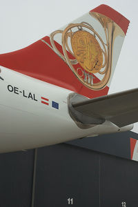 OE-LAL @ VIE - Austrian Airlines Airbus 340-300