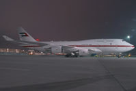 A6-UAE @ VIE - UAE Government Boeing 747-400