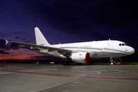 LX-GJC @ VIE - Globeljet Luxsemburg Airbus 318