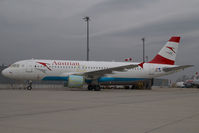 OE-LBS @ VIE - Austrian Airlines Airbus 320 in storage without engines - by Yakfreak - VAP