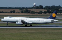 D-AIRL @ VIE - Lufthansa Airbus A321-131 - by Aviona