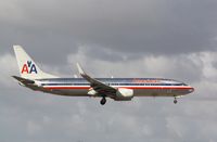 N952AA @ KMIA - Boeing 737-800 - by Mark Pasqualino