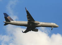 N17104 @ MCO - Continental 757-200