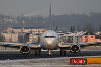OY-JTA @ SZG - Boeing 737-33A - by Juergen Postl