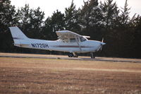 N172GH @ 11R - N172GH landing runway 34 at 11R (Brenham Municipal, TX) - by AJ Heiser