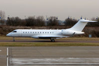N4T @ EGGW - Global Express with the ultimate low visibilty scheme !!! - by Terry Fletcher