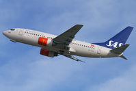 LN-TUA @ SZG - Scandinavian Airlines - SAS Boeing 737-700