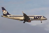 SP-LIA @ LOWW - LOT Polish Airlines - by Delta Kilo