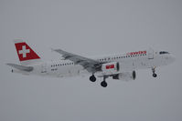 HB-IJI @ VIE - Airbus A320-214