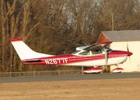 N2677F @ DTN - Rolling down 14 at the Downtown Shreveport airport. - by paulp