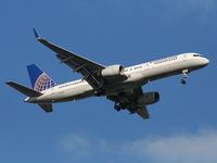 N17104 @ MCO - Continental 757-200