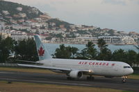 C-FCAF @ TNCM - Air Canada taxing runway 10 - by daniel jef