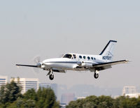N2732T @ SMO - Cessna 414 on short final - by Curt Sletten