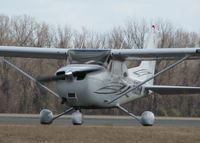 N1036M @ DTN - Taxiing on Foxtrot to Runway 14 at the Downtown Shreveport airport. - by paulp