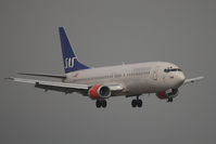 LN-BRQ @ SZG - Boeing 737-405 - by Juergen Postl