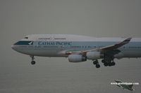 B-HOT @ VHHH - Cathay Pacific approaching 25R - by Michel Teiten ( www.mablehome.com )