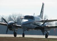 N80DG @ DTN - Taxiing to the active at Downtown Shreveport.