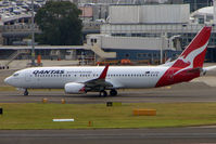 VH-VZB @ YSSY - Qantas B737 at Sydney