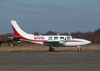 N70VB @ EGLK - RESIDENT AEROSTAR ON IT'S WAY TO RWY 25 - by BIKE PILOT