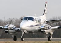 N104LC @ DTN - Taxiing to the active at Downtown Shreveport. 