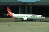 VH-TJJ @ YSSY - Qantas B737 taxies on to stand - my aircraft for a flight Sydney to Melbourne - by Terry Fletcher