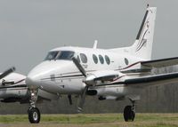 N469B @ DTN - Taxiing to the active at Shreveport Downtown Airport.