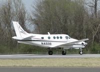 N469B @ DTN - Turning onto Rwy 14 at the Shreveport Downtown airport.